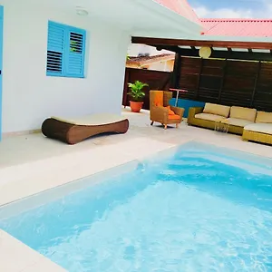 Location Maison Bleue Avec Piscine Privative Au Carbet Martinique Hébergement de vacances Le Carbet